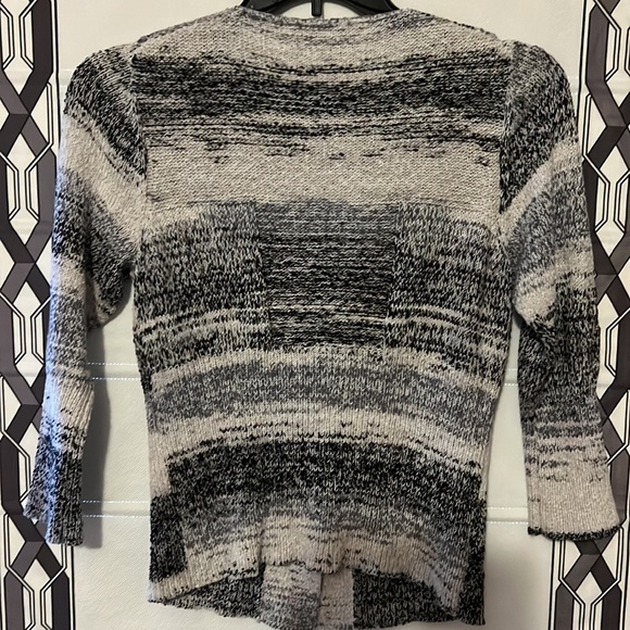 Curio NY petite sweater- excellent condition - Picture 4 of 4